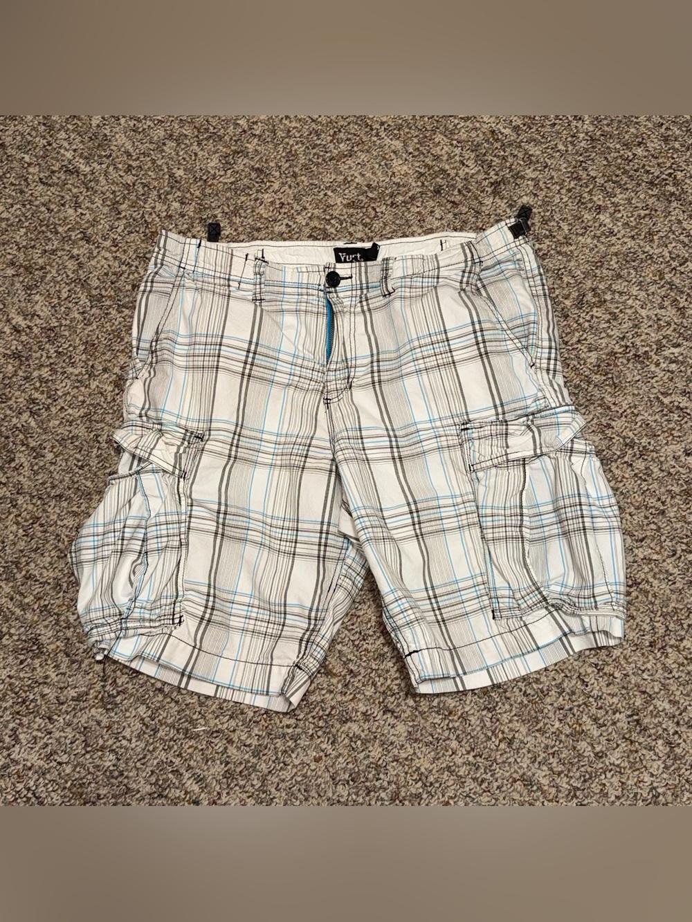 Vurt‎ Men's size 34 White Plaid Cargo Shorts - Men